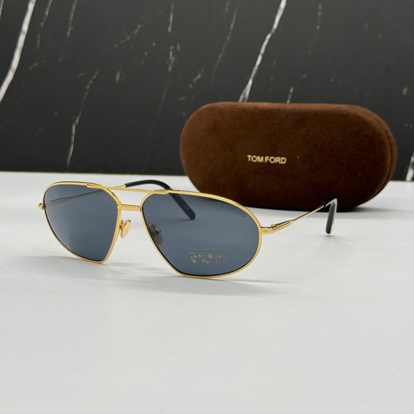 NEW TOM FORD TF771 30A UNISEX SUNGLASSES TOM FORD BRADFORD FT0771/S 30A - Picture 1 of 11